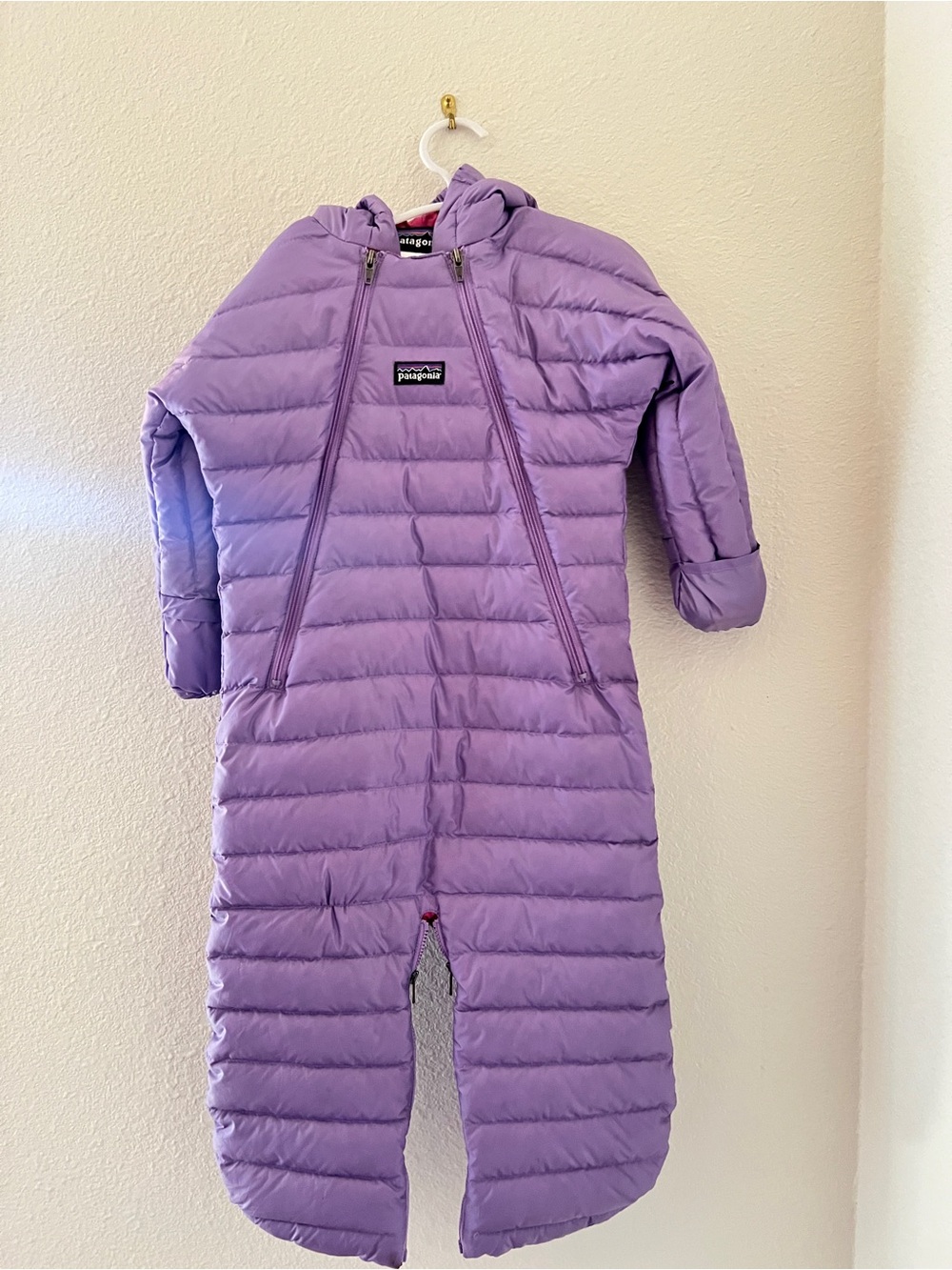 BABY Patagonia Hi-Loft Down Bunting Snowsuit Light Purple (size 12M)